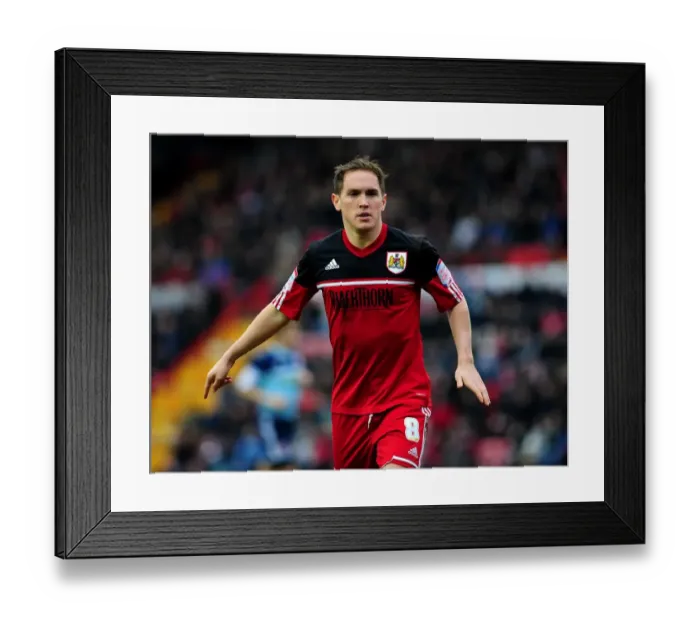 Framed Print : Neil Kilkenny of Bristol City in Action against Middlesbrough, Npower Championship, Ashton Gate, 09 / 03 / 2013 Framed Print : Neil Kilkenny of Bristol City in Action against Middlesbrough, Npower Championship, Ashton Gate, 09 / 03 / 2013