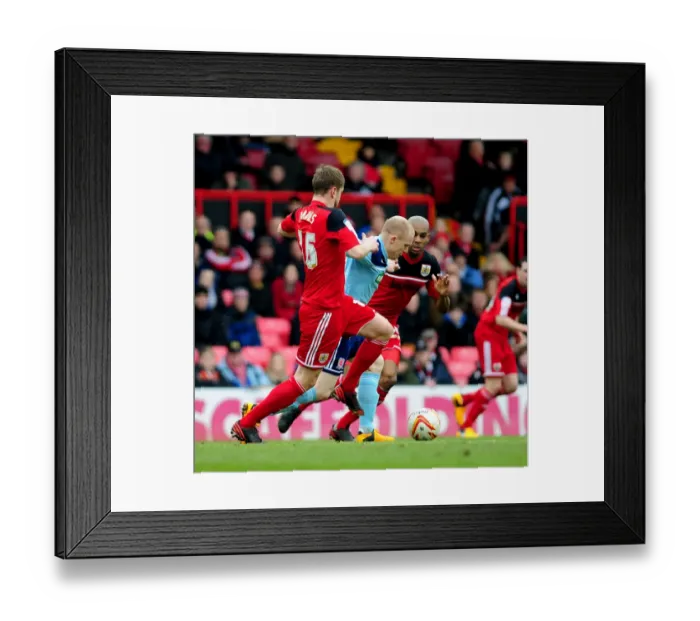 Framed Print : Bristol City vs Middlesbrough: Nicky Bailey Breaks Free
