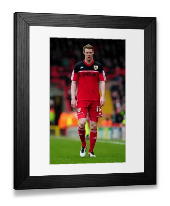 Framed Print : Stephen Pearson in Action: Bristol City vs Middlesbrough, Npower Championship, 2013 Framed Print : Stephen Pearson in Action: Bristol City vs Middlesbrough, Npower Championship, 2013