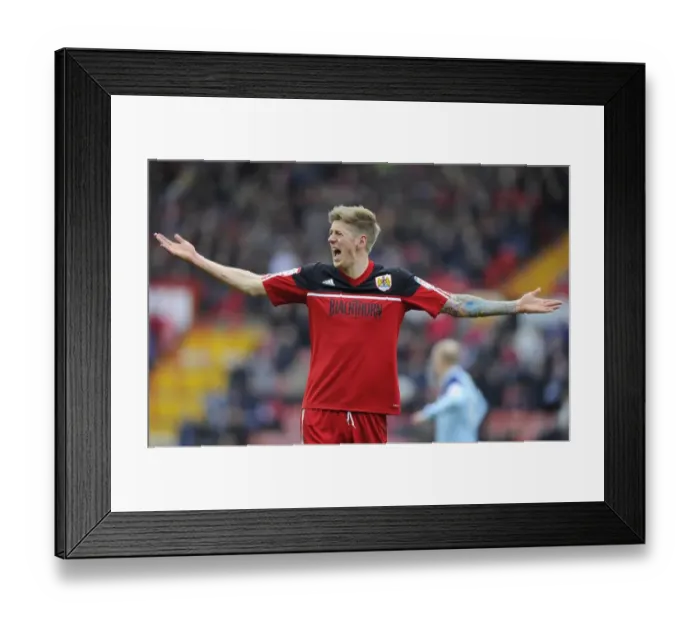 Framed Print : Jon Stead in Action: Bristol City vs Middlesbrough, Npower Championship (09 / 03 / 2013) Framed Print : Jon Stead in Action: Bristol City vs Middlesbrough, Npower Championship (09 / 03 / 2013)