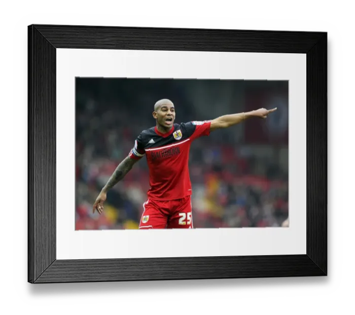 Framed Print : Marvin Elliott in Action: Bristol City vs. Middlesbrough, Npower Championship 2013