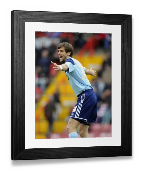 Framed Print : Jonathan Woodgate's Intense Focus: Middlesbrough vs. Bristol City, Npower Championship (09 / 03 / 2013) Framed Print : Jonathan Woodgate's Intense Focus: Middlesbrough vs. Bristol City, Npower Championship (09 / 03 / 2013)