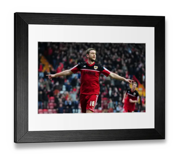 Framed Print : Steven Davies Brace: Bristol City's Triumph over Middlesbrough in Npower Championship (2013) Framed Print : Steven Davies Brace: Bristol City's Triumph over Middlesbrough in Npower Championship (2013)