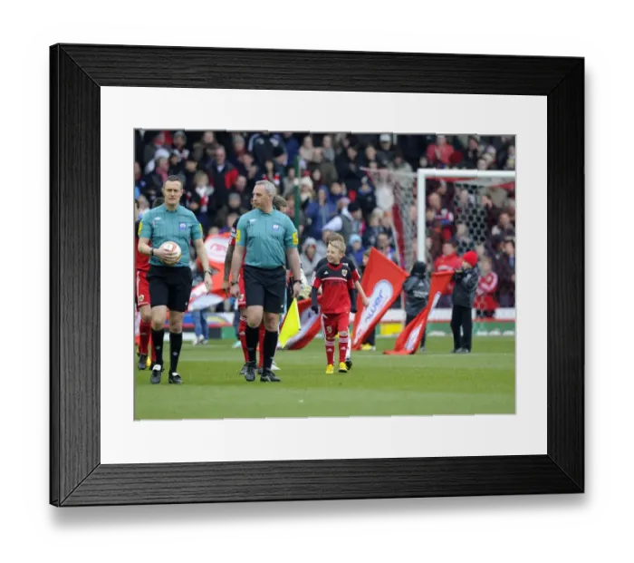 Framed Print : Bristol City vs Sheffield Wednesday Clash at Ashton Gate, Npower Championship (April 1, 2013) - Football Rivalry in Action Framed Print : Bristol City vs Sheffield Wednesday Clash at Ashton Gate, Npower Championship (April 1, 2013) - Football Rivalry in Action