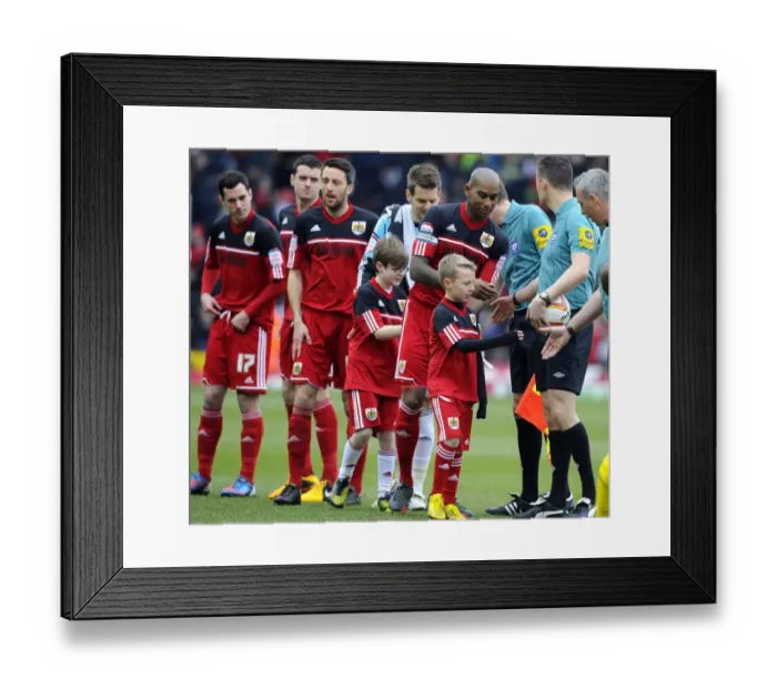 Framed Print : Bristol City vs Sheffield Wednesday Rivalry: Npower Championship Clash at Ashton Gate, April 2013