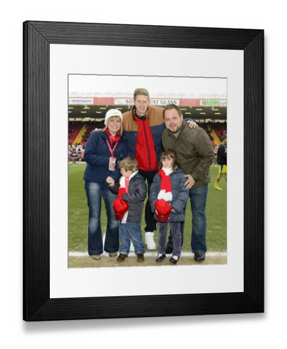 Framed Print : Bristol City vs Sheffield Wednesday Npower Championship Clash at Ashton Gate - April 1, 2013 Framed Print : Bristol City vs Sheffield Wednesday Npower Championship Clash at Ashton Gate - April 1, 2013