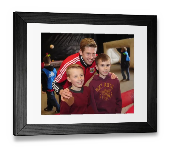 Framed Print : Bristol City's Jon Stead at Ashton Gate: Pre-Match Training Ahead of Bristol City V Sheffield Wednesday (Npower Championship)