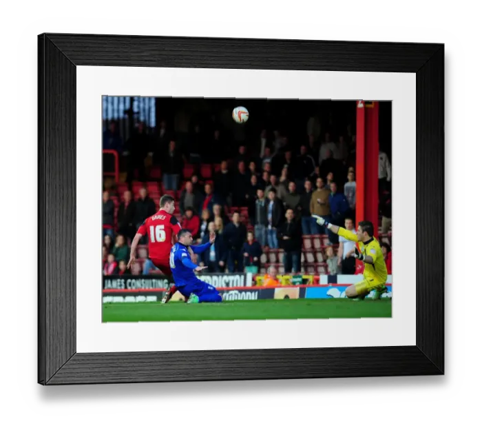 Framed Print : Bristol City vs Birmingham City: Steven Davies Shoots in Npower Championship Match, 2013 Framed Print : Bristol City vs Birmingham City: Steven Davies Shoots in Npower Championship Match, 2013