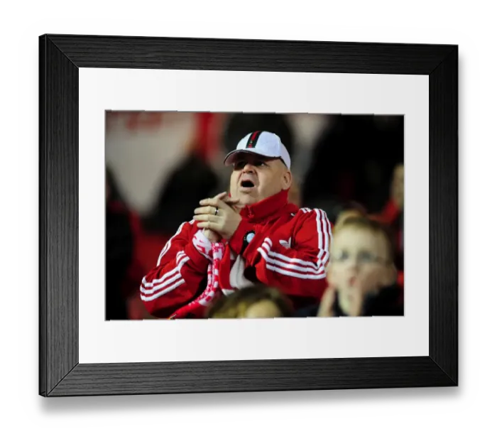 Framed Print : Battle at Ashton Gate: Bristol City vs Birmingham City, Npower Championship, 16-04-2013 - Intense Moment at Bristol City's Home Ground
