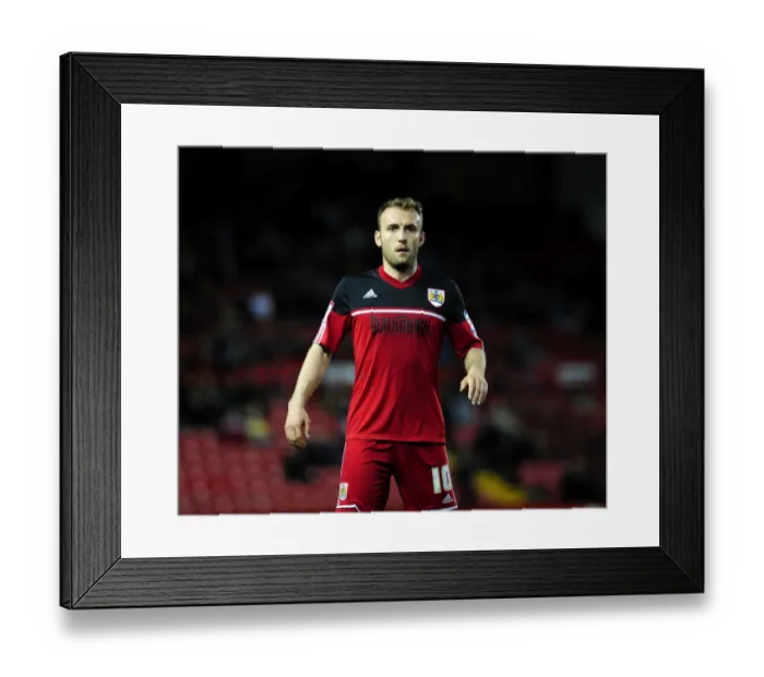 Framed Print : Liam Kelly in Action: Bristol City vs Birmingham City, 2013