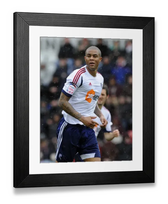 Framed Print : Zat Knight in Action: Bristol City vs. Bolton Wanderers, Npower Championship (Ashton Gate) Framed Print : Zat Knight in Action: Bristol City vs. Bolton Wanderers, Npower Championship (Ashton Gate)