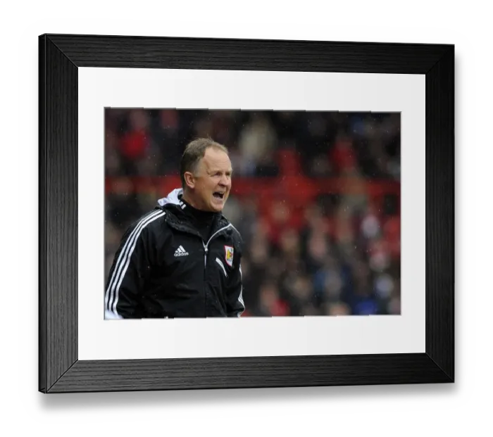 Framed Print : Sean O'Driscoll Leads Bristol City in Npower Championship Clash Against Bolton Wanderers