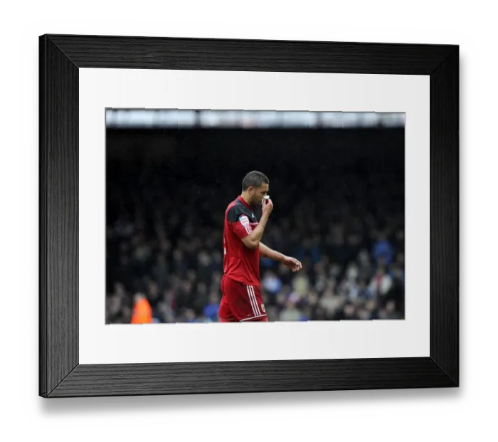 Framed Print : Bristol City's Lewin Nyatanga Suffers Gruesome Facial Injury in Clash with Chris Eagles Framed Print : Bristol City's Lewin Nyatanga Suffers Gruesome Facial Injury in Clash with Chris Eagles