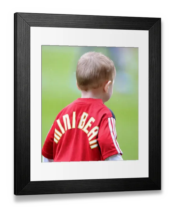 Framed Print : Bristol City vs. Bolton Wanderers Clash in Npower Championship at Ashton Gate (13 / 04 / 2013) Framed Print : Bristol City vs. Bolton Wanderers Clash in Npower Championship at Ashton Gate (13 / 04 / 2013)