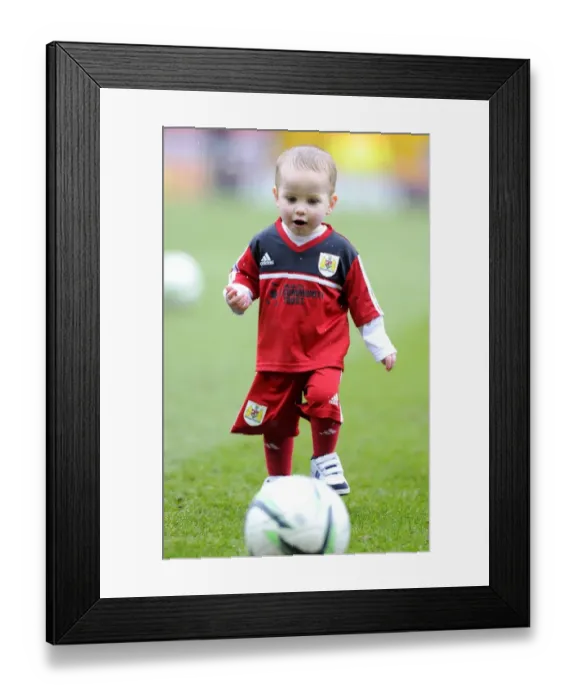 Framed Print : Bristol City vs. Bolton Wanderers: A Football Rivalry at Ashton Gate, Npower Championship (April 2013) Framed Print : Bristol City vs. Bolton Wanderers: A Football Rivalry at Ashton Gate, Npower Championship (April 2013)