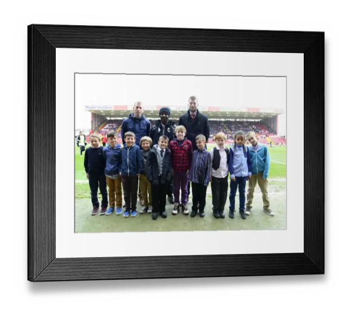 Framed Print : Thrilling Npower Championship Showdown: Bristol City vs. Bolton Wanderers at Ashton Gate