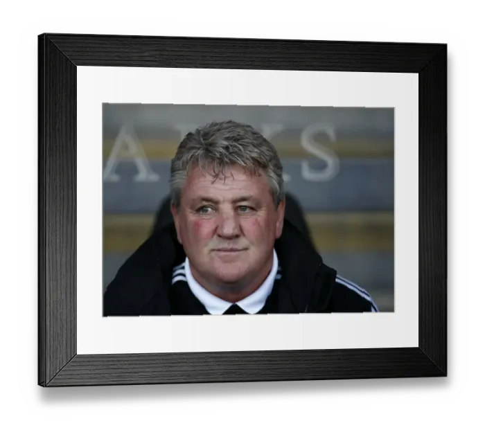 Framed Print : Steve Bruce Leads Hull City Against Bristol City in 2013 Championship Clash