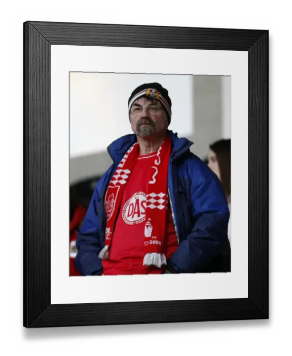 Framed Print : Bristol City Fans in Action at KC Stadium during the 2013 Championship Match Framed Print : Bristol City Fans in Action at KC Stadium during the 2013 Championship Match