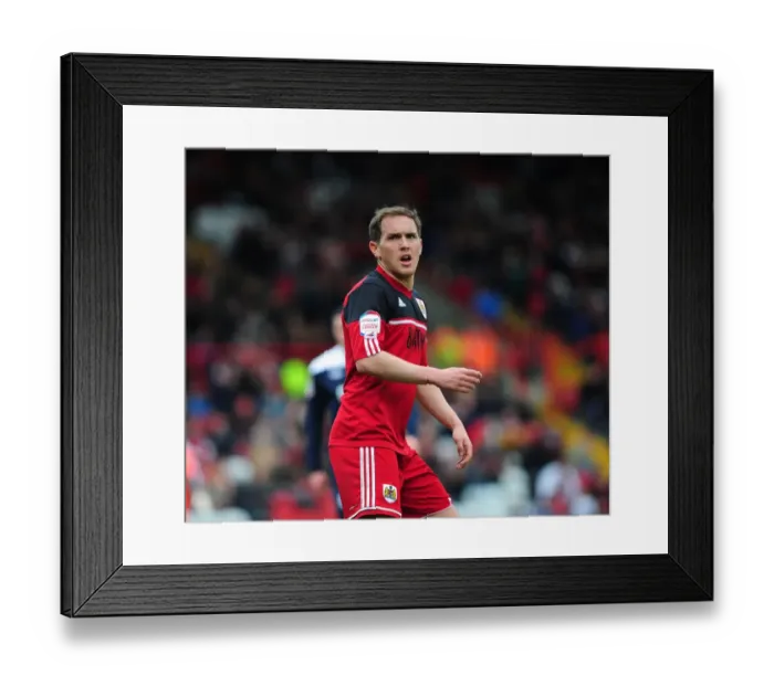 Framed Print : Neil Kilkenny in Action: Bristol City vs Huddersfield Town, 2013 Framed Print : Neil Kilkenny in Action: Bristol City vs Huddersfield Town, 2013