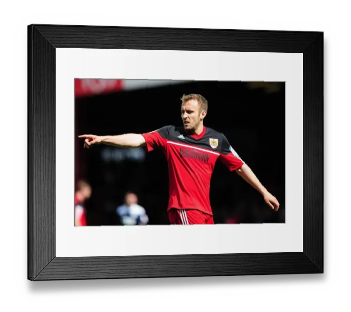 Framed Print : Liam Kelly in Action: Bristol City vs Huddersfield Town, 2013 Framed Print : Liam Kelly in Action: Bristol City vs Huddersfield Town, 2013