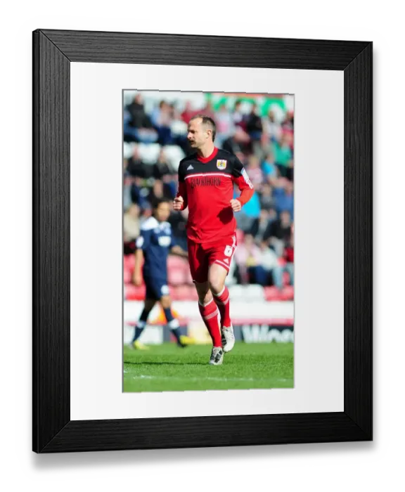 Framed Print : Bristol City's Louis Carey in Action against Huddersfield Town, Npower Championship 2013 (Bristol City vs. Huddersfield) Framed Print : Bristol City's Louis Carey in Action against Huddersfield Town, Npower Championship 2013 (Bristol City vs. Huddersfield)