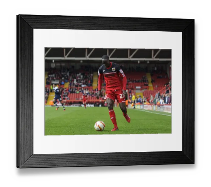 Framed Print : Albert Adomah in Action: Bristol City vs Huddersfield Town, npower Championship 2013