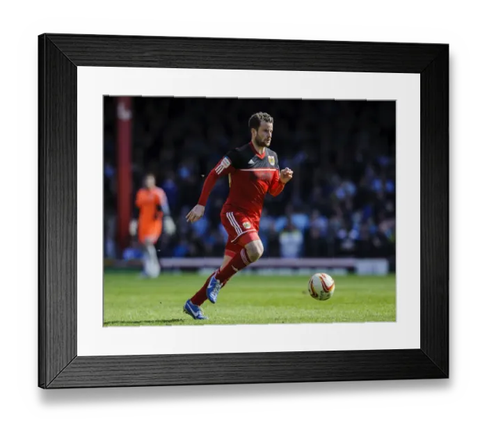 Framed Print : Bristol City vs. Huddersfield: Matthew Bates in Action during the Npower Championship Match, 2013 Framed Print : Bristol City vs. Huddersfield: Matthew Bates in Action during the Npower Championship Match, 2013