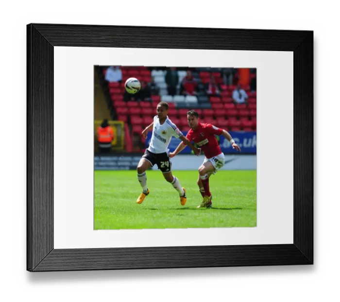 Framed Print : Charlton Athletic V Bristol City