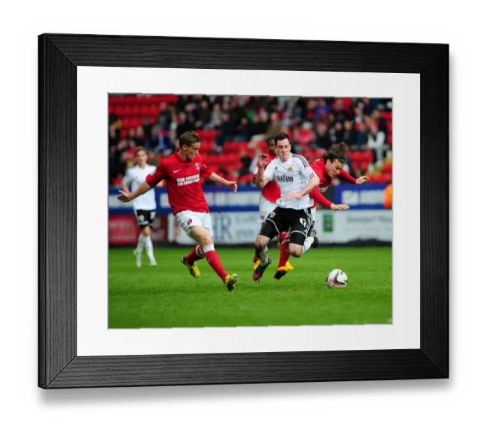 Framed Print : Bristol City's Gregg Cunningham Fouls by Lawrie Wilson in Npower Championship Clash (2013)