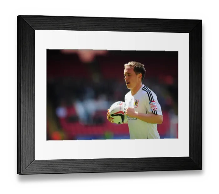 Framed Print : Determined Neil Kilkenny Rallies Bristol City Against Charlton Athletic, May 2013 Framed Print : Determined Neil Kilkenny Rallies Bristol City Against Charlton Athletic, May 2013