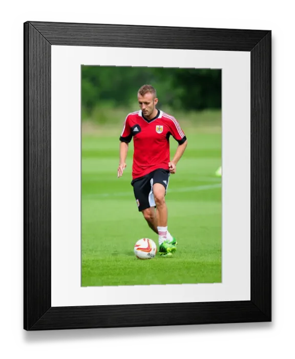 Framed Print : Bristol City FC: Liam Kelly in Action at Pre-Season Training Framed Print : Bristol City FC: Liam Kelly in Action at Pre-Season Training