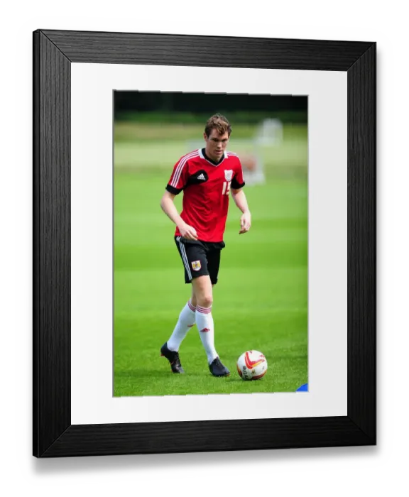 Framed Print : Bristol City's Luke Dobbie in Pre-Season Training (June 2013) Framed Print : Bristol City's Luke Dobbie in Pre-Season Training (June 2013)
