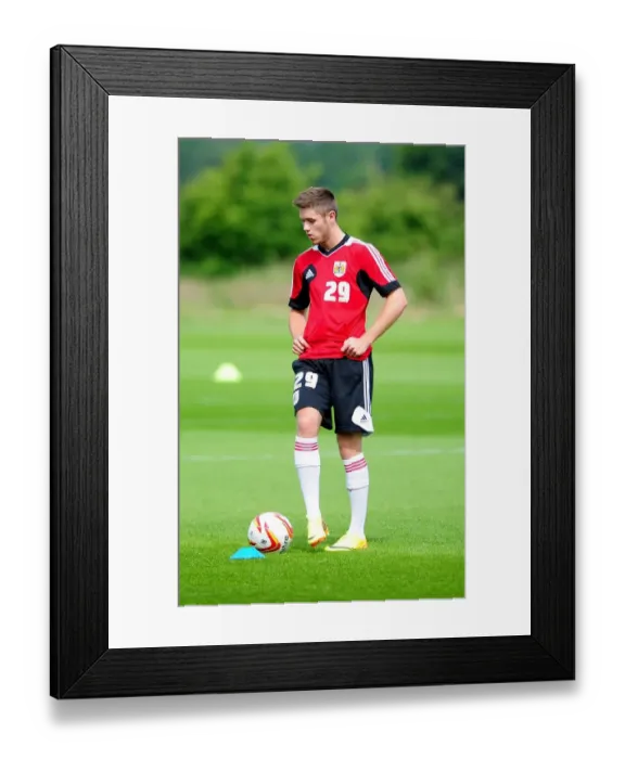 Framed Print : Bristol City's Wes Burns in Pre-Season Training Framed Print : Bristol City's Wes Burns in Pre-Season Training
