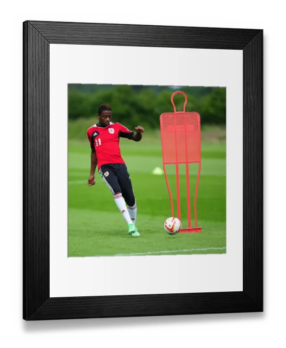 Framed Print : Bristol City FC: Kevin Krans at Pre-Season Training (June 2013) Framed Print : Bristol City FC: Kevin Krans at Pre-Season Training (June 2013)