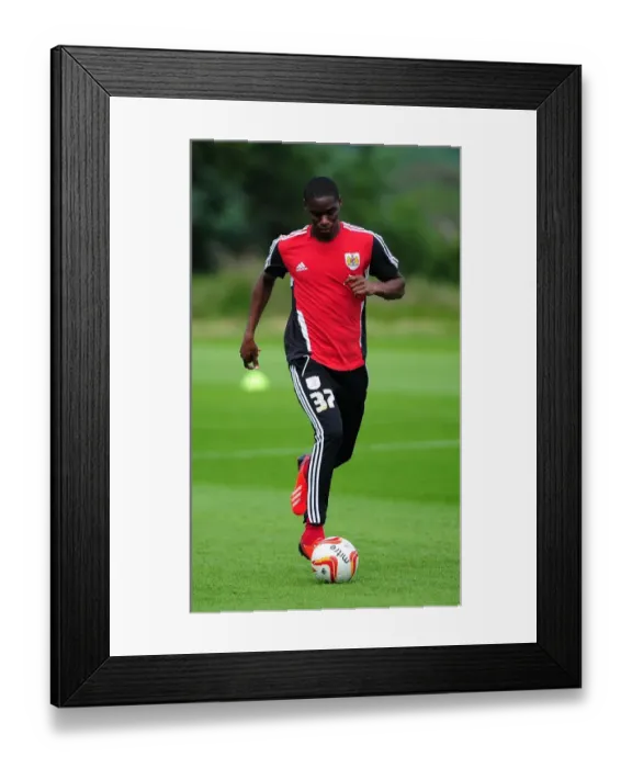 Framed Print : Bristol City's Jordan Wynter in Pre-Season Training Action Framed Print : Bristol City's Jordan Wynter in Pre-Season Training Action