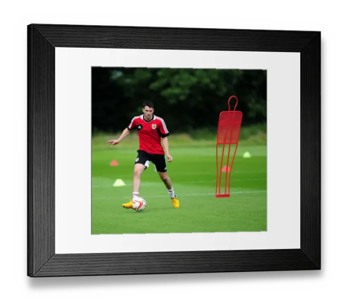 Framed Print : Bristol City Football Club: Brendan Maloney in Action during Pre-Season Training (June 2013) Framed Print : Bristol City Football Club: Brendan Maloney in Action during Pre-Season Training (June 2013)