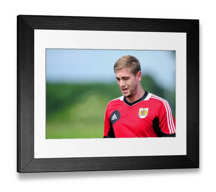 Framed Print : Steven Davies Leads Bristol City Football Club's Pre-Season Training, June 2013 Framed Print : Steven Davies Leads Bristol City Football Club's Pre-Season Training, June 2013