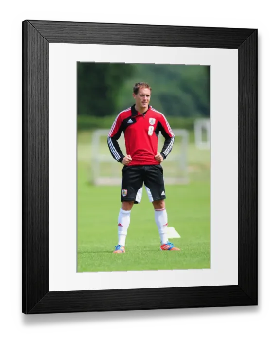 Framed Print : Bristol City Football Club: Neil Kilkenny at Pre-Season Training, June 2013 Framed Print : Bristol City Football Club: Neil Kilkenny at Pre-Season Training, June 2013