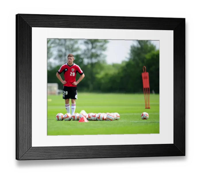 Framed Print : Bristol City's Wes Burns in Pre-Season Training (June 2013) Framed Print : Bristol City's Wes Burns in Pre-Season Training (June 2013)