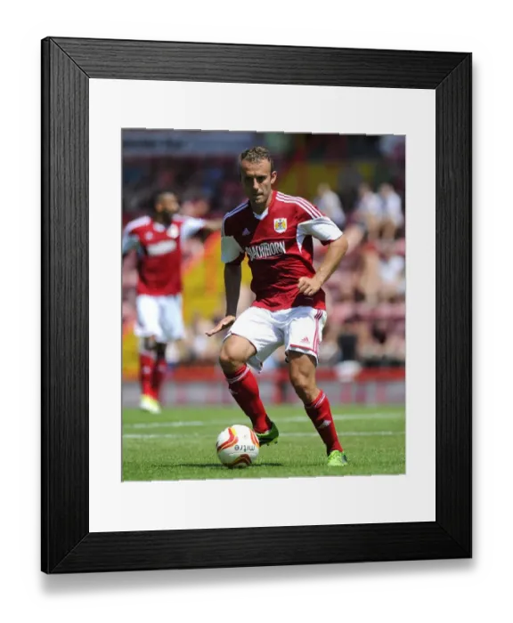 Framed Print : Bristol City's Liam Kelly in Action against Glasgow Rangers at Ashton Gate Stadium (2013) Framed Print : Bristol City's Liam Kelly in Action against Glasgow Rangers at Ashton Gate Stadium (2013)