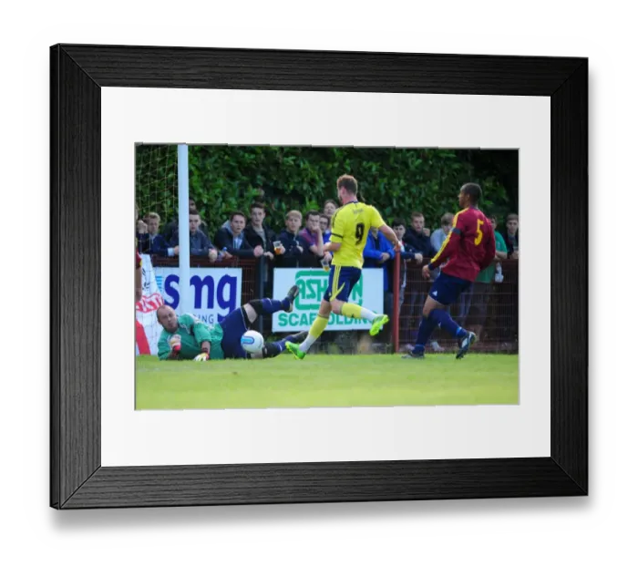 Framed Print : Bristol City's Steven Davies Shoots in Pre-Season Friendly Against Ashton and Backwell United Framed Print : Bristol City's Steven Davies Shoots in Pre-Season Friendly Against Ashton and Backwell United