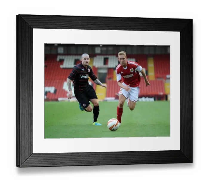 Framed Print : Bristol City vs Reading: Clash Between Wagstaff and Guthrie Framed Print : Bristol City vs Reading: Clash Between Wagstaff and Guthrie