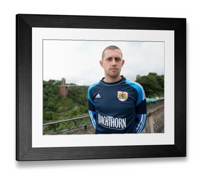 Framed Print : Bristol City FC: Frankie Fielding at Avon Gorge with Clifton Suspension Bridge Backdrop (July 2013) - Football Goalkeeper Frankie Fielding of Bristol City at Avon Gorge Hotel with Clifton Suspension Bridge as Backdrop (July 2013)