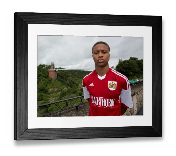 Framed Print : Bristol City Football Team: Intense Focus with Bobby Reid at Avon Gorge Hotel, 2013 Framed Print : Bristol City Football Team: Intense Focus with Bobby Reid at Avon Gorge Hotel, 2013
