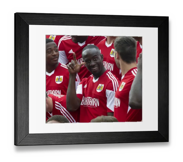Framed Print : Bristol City Football Team: A Moment of Fun during Photo Call at Avon Gorge Hotel (Albert Adomah's Expressive Face) Framed Print : Bristol City Football Team: A Moment of Fun during Photo Call at Avon Gorge Hotel (Albert Adomah's Expressive Face)