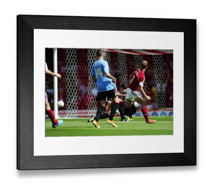 Framed Print : Scott Wagstaff's Stunner: Bristol City vs Bradford City, 03-08-2013 Framed Print : Scott Wagstaff's Stunner: Bristol City vs Bradford City, 03-08-2013