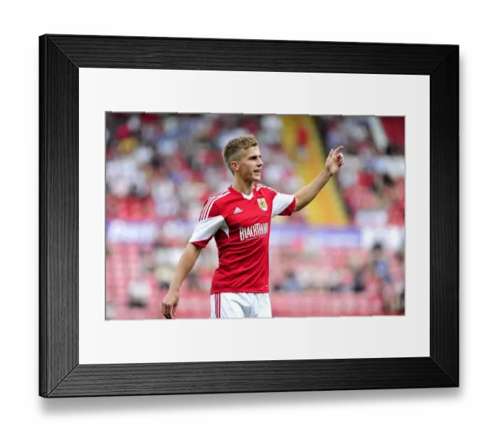 Framed Print : Bristol City's Joe Bryan in Action against Bradford City, Ashton Gate, 2013 Framed Print : Bristol City's Joe Bryan in Action against Bradford City, Ashton Gate, 2013