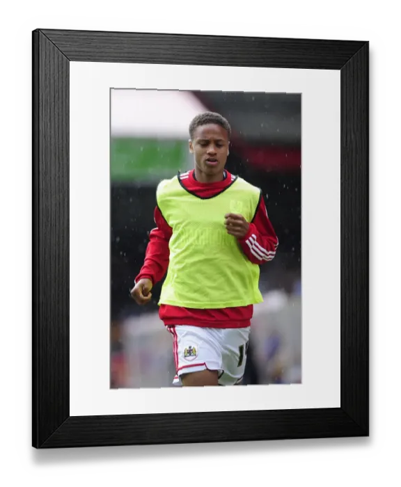 Framed Print : Bobby Reid in Action: Bristol City vs Bradford City, Sky Bet League One, August 2013 Framed Print : Bobby Reid in Action: Bristol City vs Bradford City, Sky Bet League One, August 2013