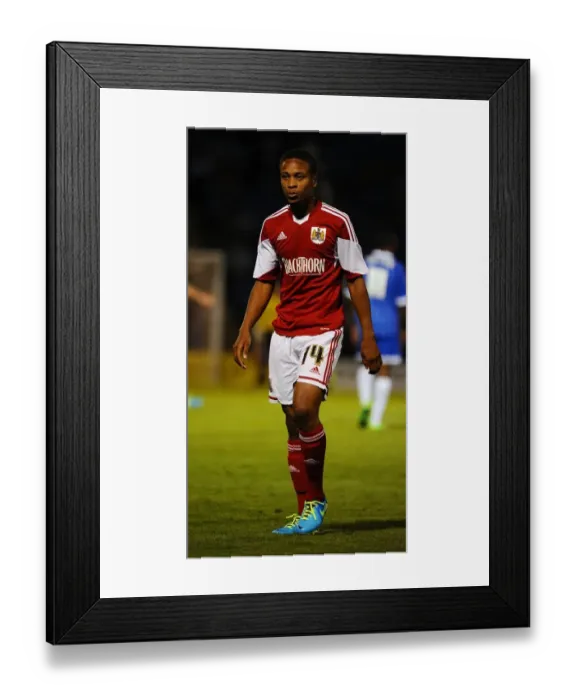 Framed Print : Bobby Reid of Bristol City in Action against Gillingham at Priestfield Stadium, 2013 Framed Print : Bobby Reid of Bristol City in Action against Gillingham at Priestfield Stadium, 2013