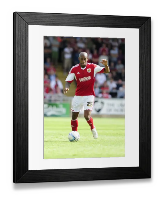 Framed Print : Marvin Elliott in Action: Coventry vs. Bristol City, Sky Bet League One, 2013 Framed Print : Marvin Elliott in Action: Coventry vs. Bristol City, Sky Bet League One, 2013